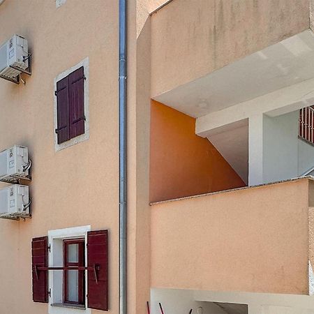 Gorgeous Apartment In Bale With Wifi Esterno foto