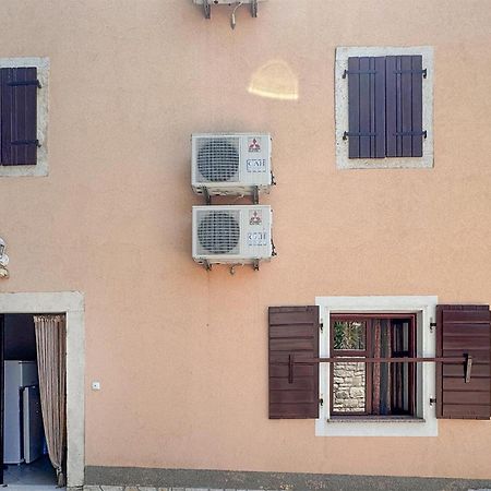 Gorgeous Apartment In Bale With Wifi Esterno foto